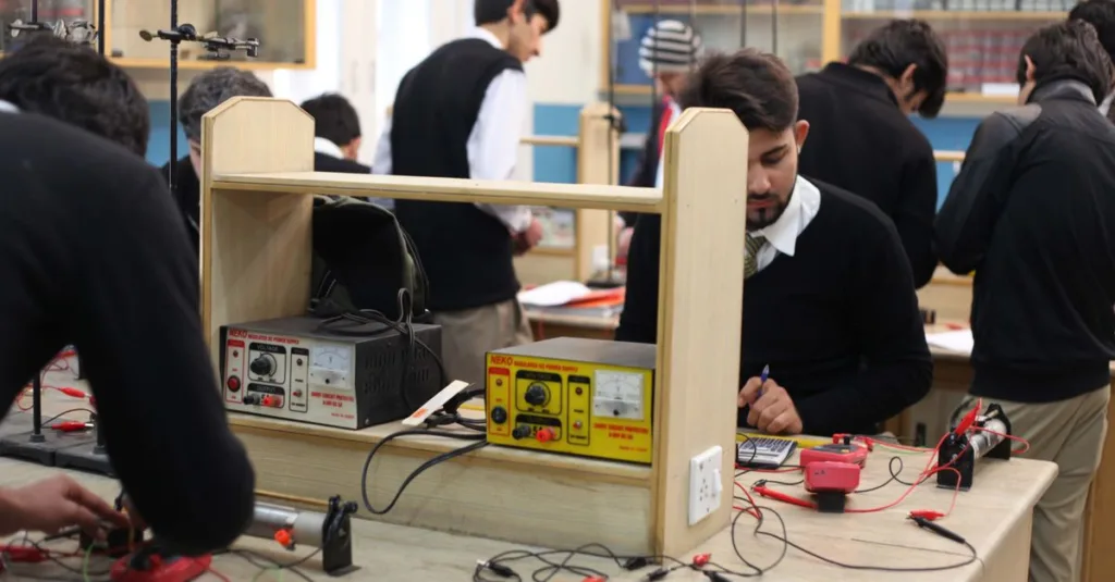 formation en certification électrique : acquérez les compétences nécessaires pour assurer la conformité et la sécurité des installations électriques.