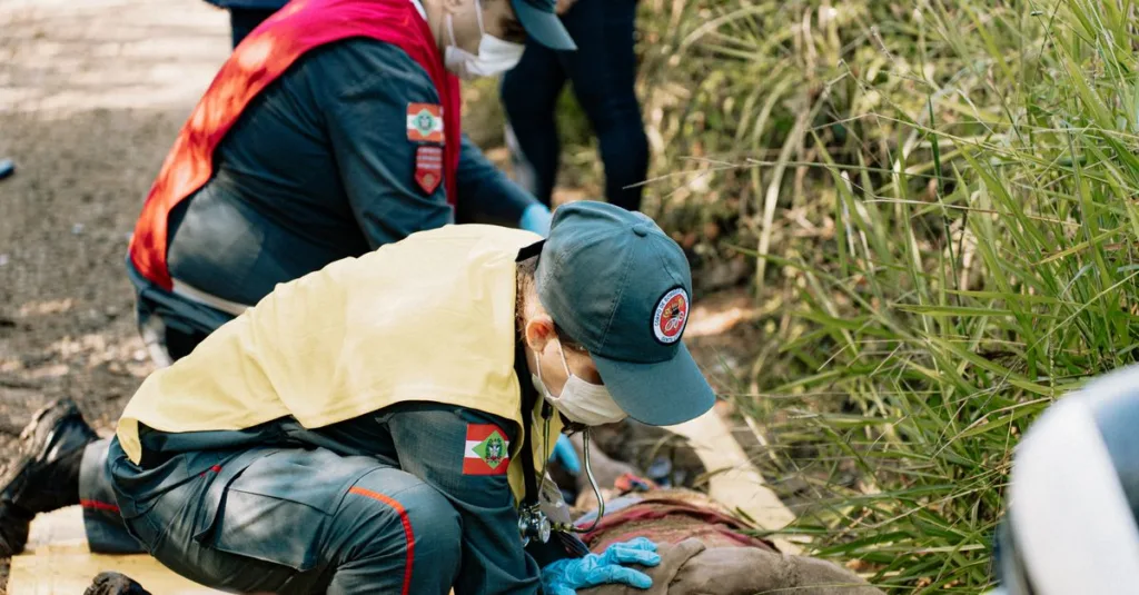 formation aux premiers secours : apprenez les gestes essentiels pour sauver des vies en cas d'urgence grâce à notre programme complet et accessible à tous.