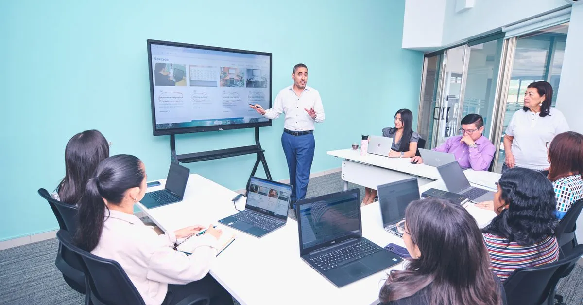 formation sst pour employés : apprenez les gestes de premiers secours et assurez la sécurité sur votre lieu de travail grâce à une formation certifiée et adaptée.