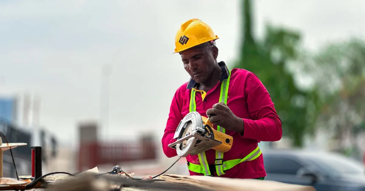 découvrez les meilleures pratiques et conseils pour assurer la sécurité au travail et protéger vos employés dans tous les environnements professionnels.