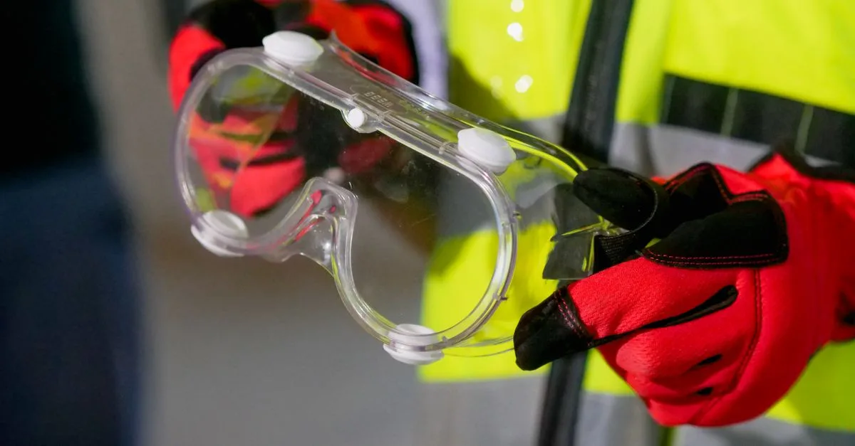 équipement de formation sur l'amiante pour garantir la sécurité et la conformité lors des interventions professionnelles.