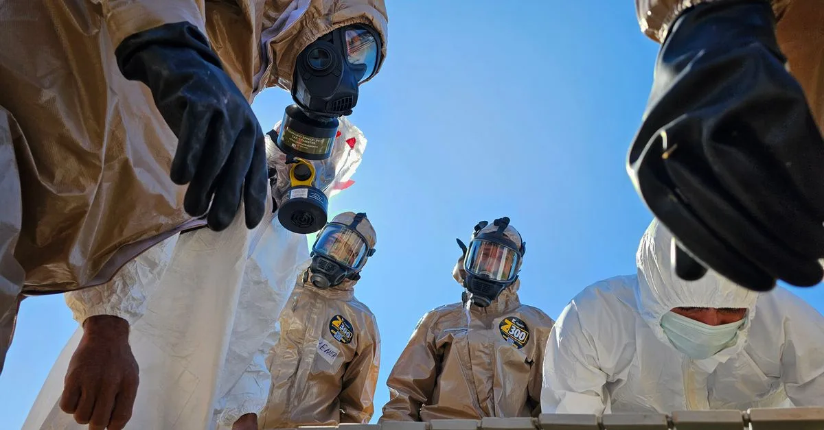 formation sur les risques chimiques : apprenez à identifier, gérer et prévenir les dangers liés aux substances chimiques pour assurer la sécurité en milieu professionnel.