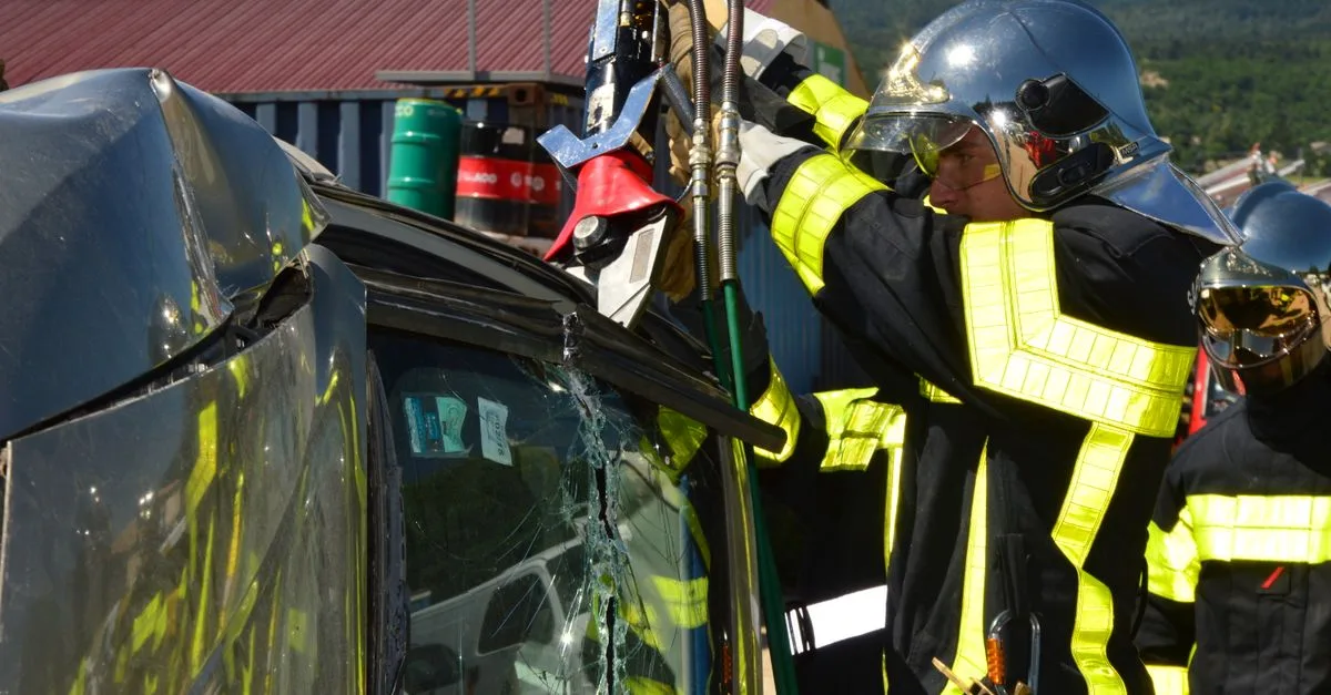 formation à l'intervention en cas d'incendie électrique : apprenez les techniques de prévention et de sécurité pour gérer efficacement les incendies liés à l'électricité.
