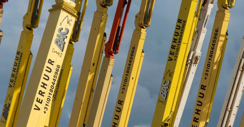 découvrez des exercices pratiques pour maîtriser une nacelle élévatrice verticale à mât et travailler en hauteur en toute sécurité.